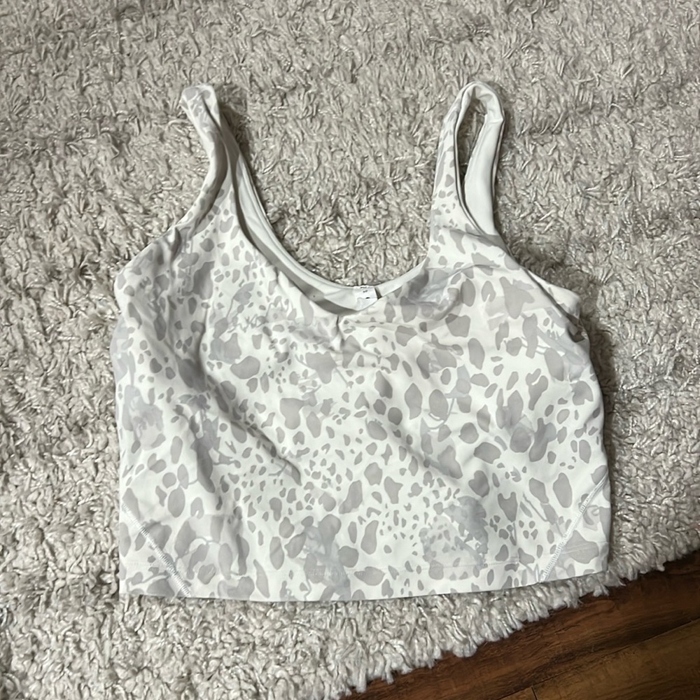 Lululemon crop top